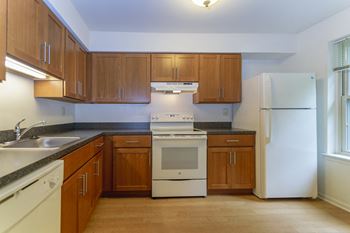 Severgn Apartments Kitchen Appliances